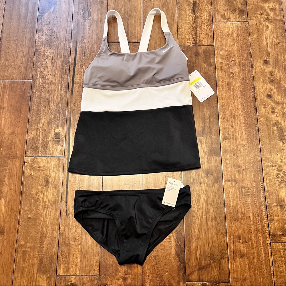 Nike Women’s Swim Essential Scoop Neck Tankini Small NWT